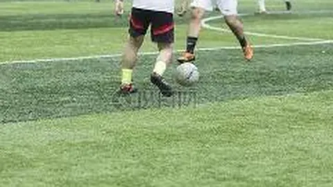 黄金悦己领航变革，龙头企业成长加速期